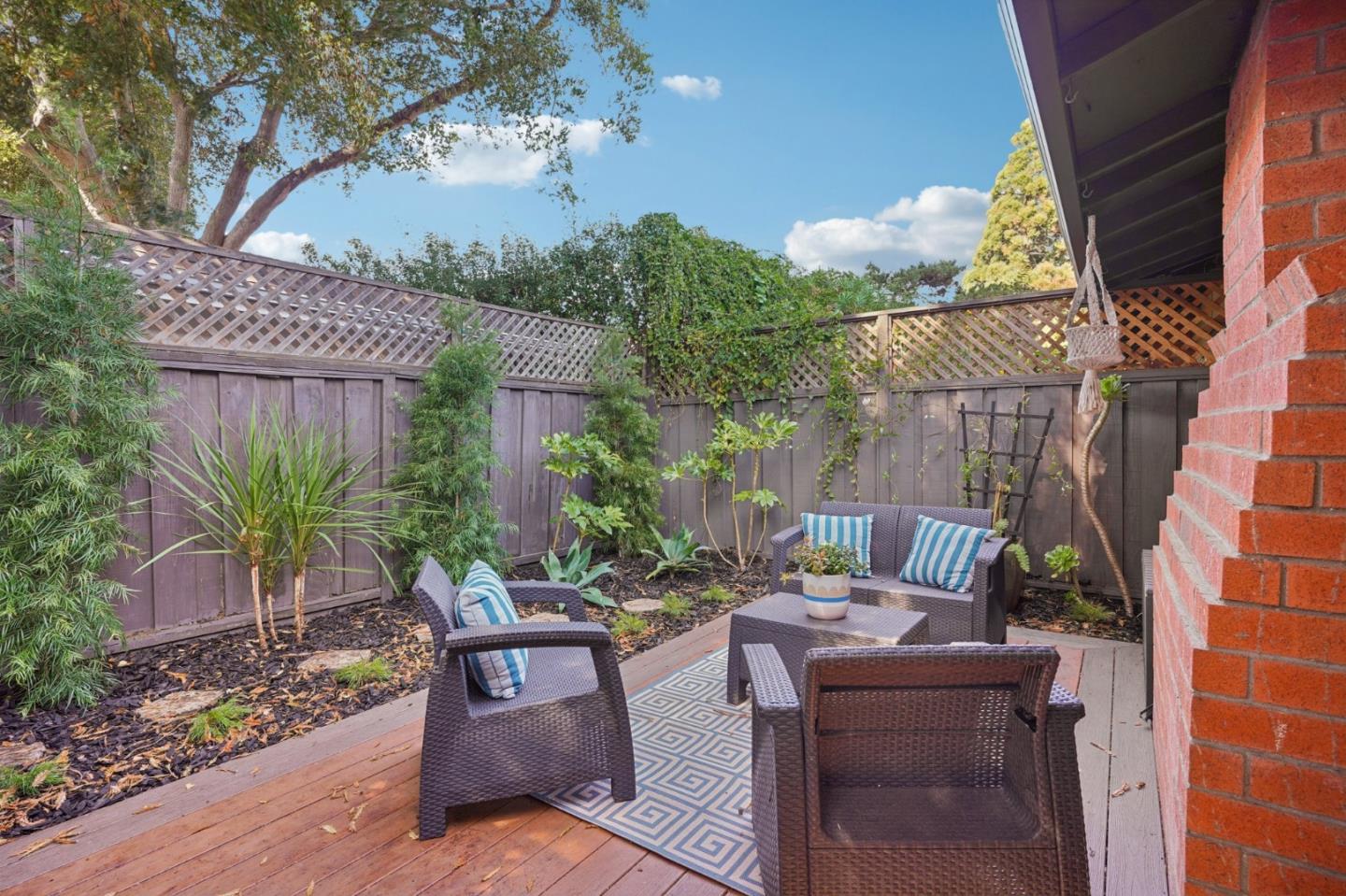Detail Gallery Image 36 of 41 For 610 Gilbert Ave #2,  Menlo Park,  CA 94025 - 2 Beds | 1/1 Baths