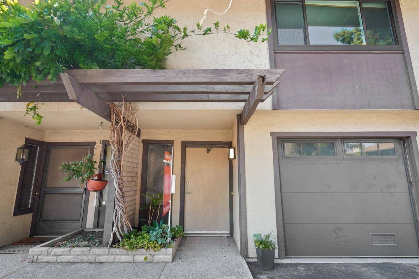 Detail Gallery Image 6 of 41 For 610 Gilbert Ave #2,  Menlo Park,  CA 94025 - 2 Beds | 1/1 Baths