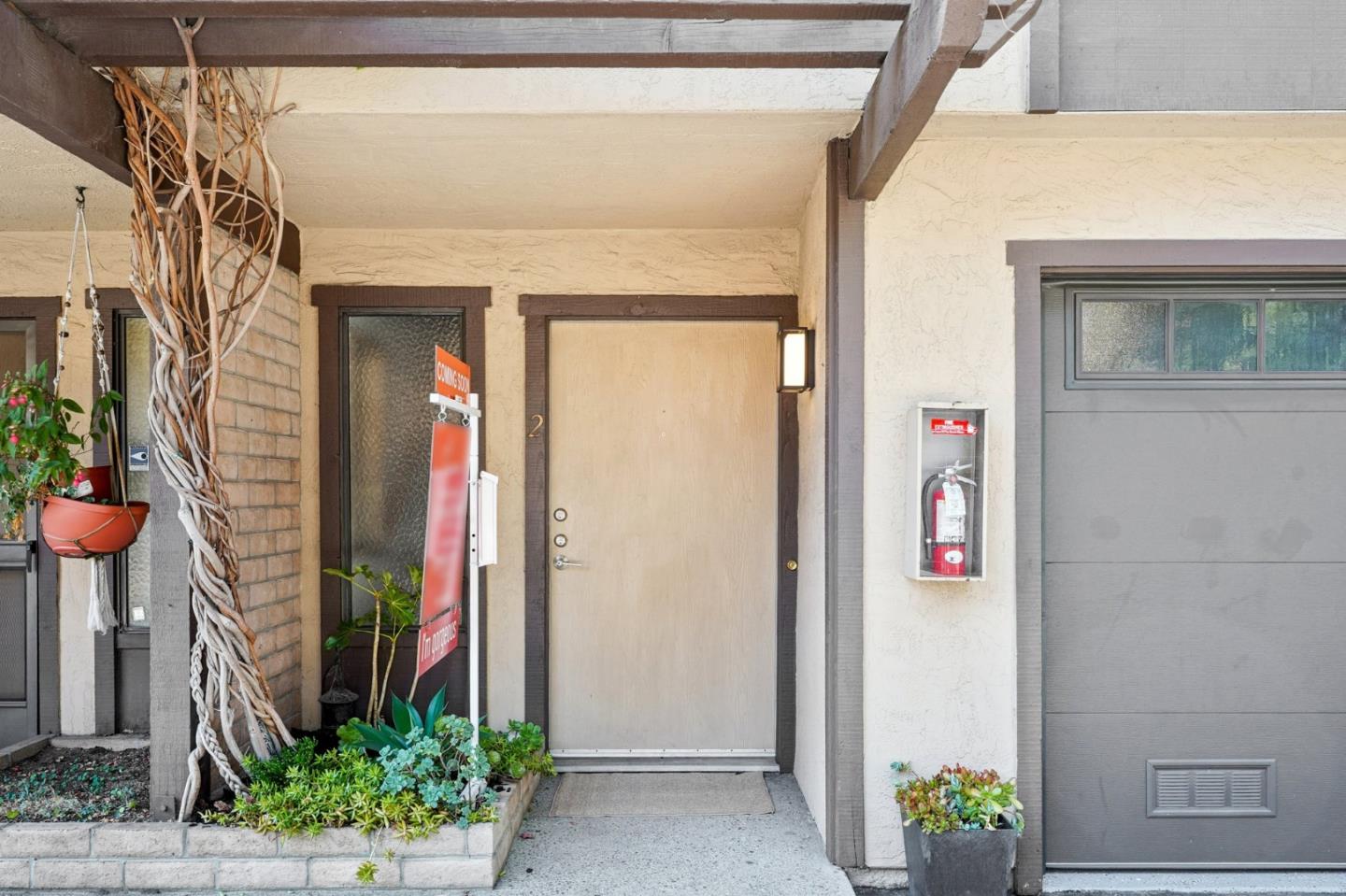 Detail Gallery Image 7 of 41 For 610 Gilbert Ave #2,  Menlo Park,  CA 94025 - 2 Beds | 1/1 Baths
