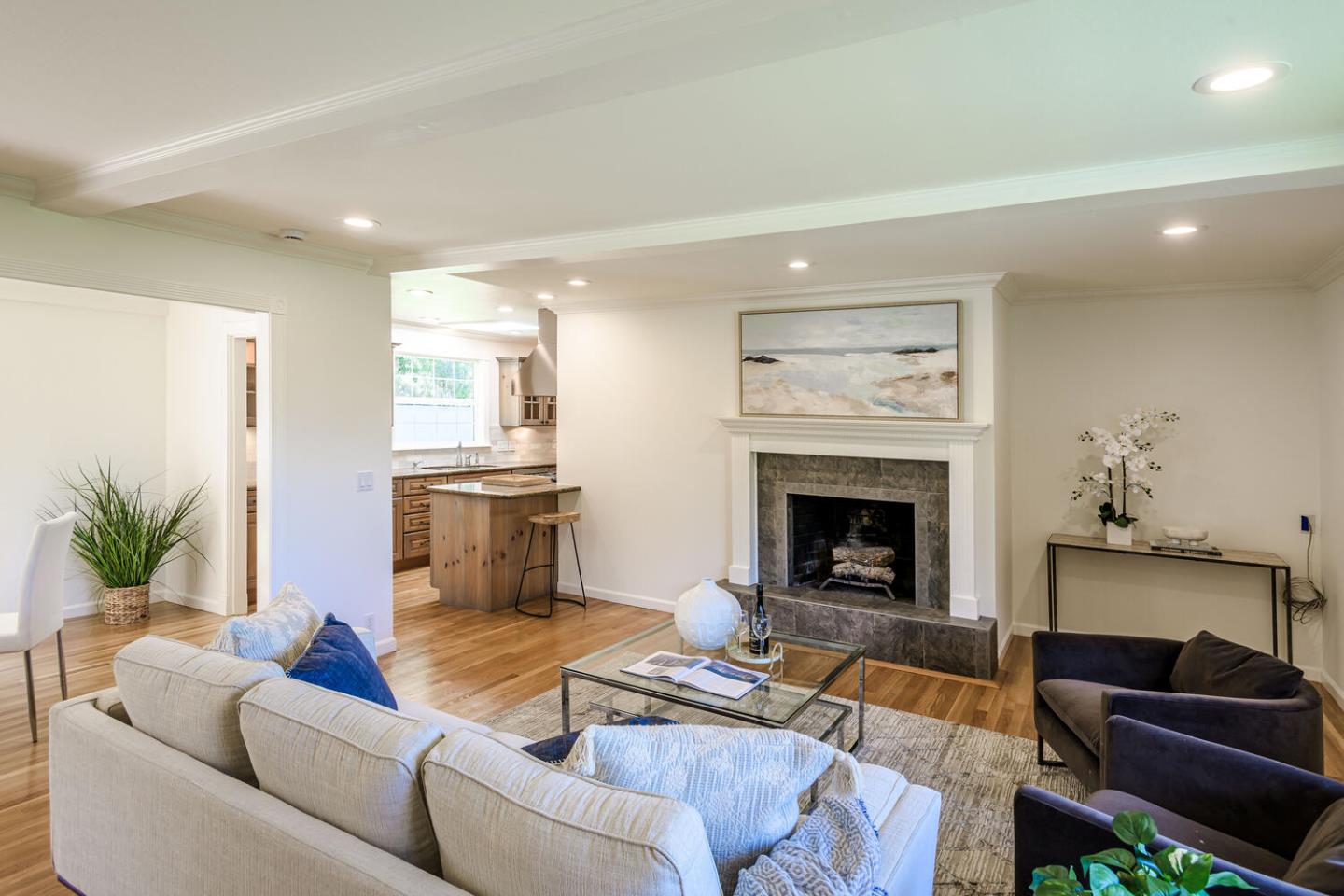 Detail Gallery Image 11 of 38 For 1597 Edgewood Dr, Palo Alto,  CA 94303 - 3 Beds | 2/1 Baths
