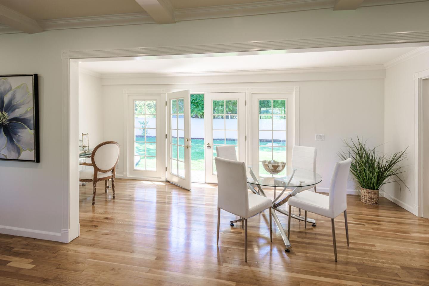 Detail Gallery Image 12 of 38 For 1597 Edgewood Dr, Palo Alto,  CA 94303 - 3 Beds | 2/1 Baths