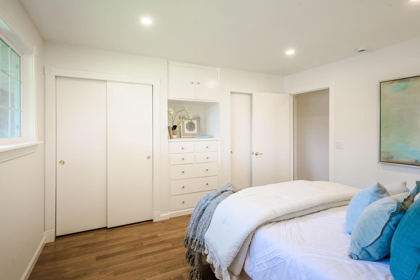 Detail Gallery Image 27 of 38 For 1597 Edgewood Dr, Palo Alto,  CA 94303 - 3 Beds | 2/1 Baths