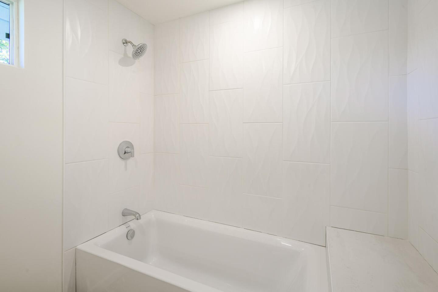 Detail Gallery Image 32 of 38 For 1597 Edgewood Dr, Palo Alto,  CA 94303 - 3 Beds | 2/1 Baths