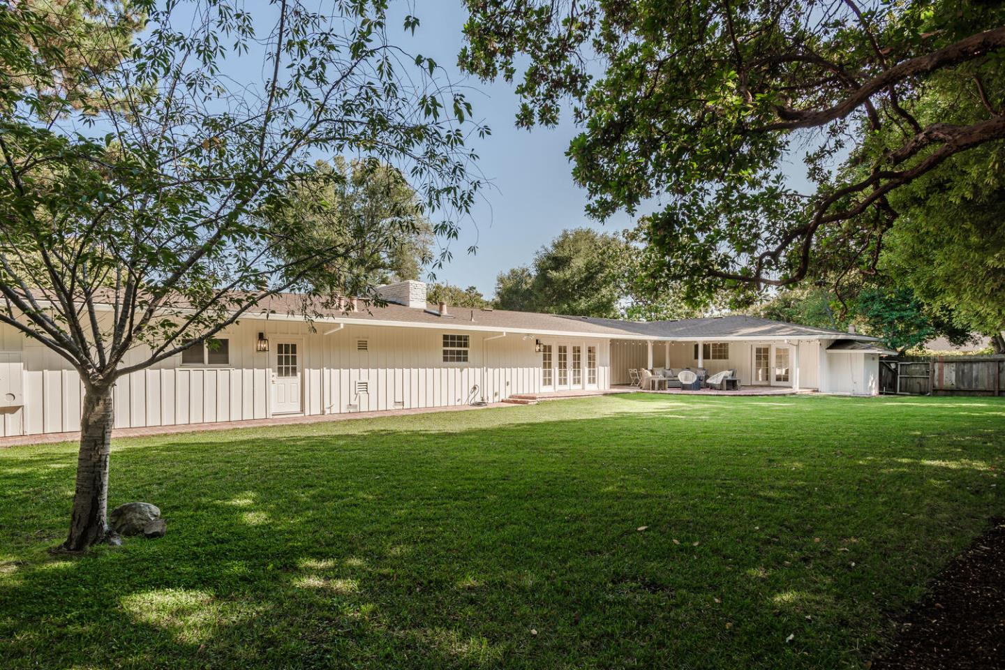 Detail Gallery Image 33 of 38 For 1597 Edgewood Dr, Palo Alto,  CA 94303 - 3 Beds | 2/1 Baths