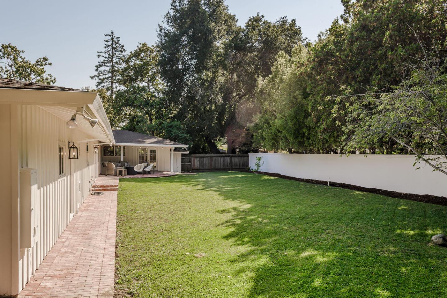 Detail Gallery Image 35 of 38 For 1597 Edgewood Dr, Palo Alto,  CA 94303 - 3 Beds | 2/1 Baths