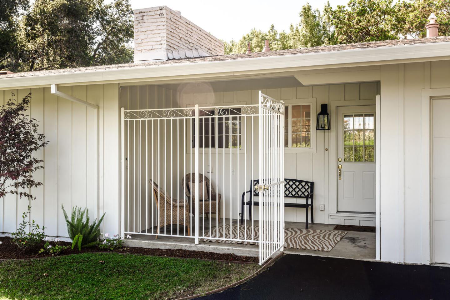 Detail Gallery Image 36 of 38 For 1597 Edgewood Dr, Palo Alto,  CA 94303 - 3 Beds | 2/1 Baths