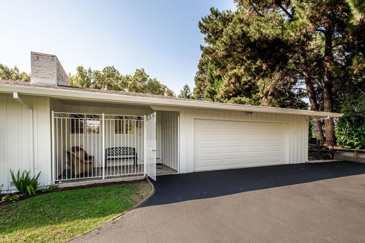 Detail Gallery Image 37 of 38 For 1597 Edgewood Dr, Palo Alto,  CA 94303 - 3 Beds | 2/1 Baths