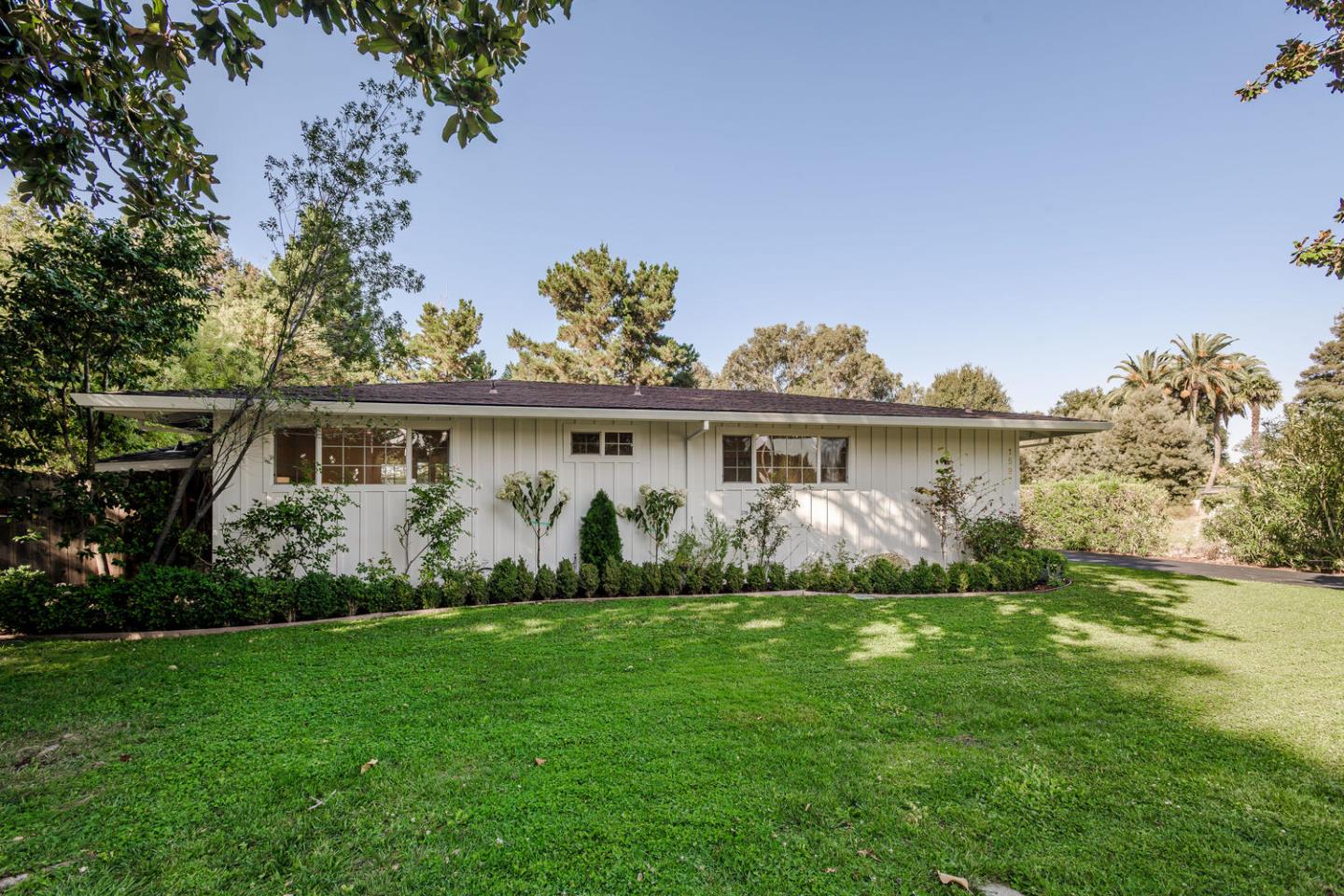 Detail Gallery Image 38 of 38 For 1597 Edgewood Dr, Palo Alto,  CA 94303 - 3 Beds | 2/1 Baths