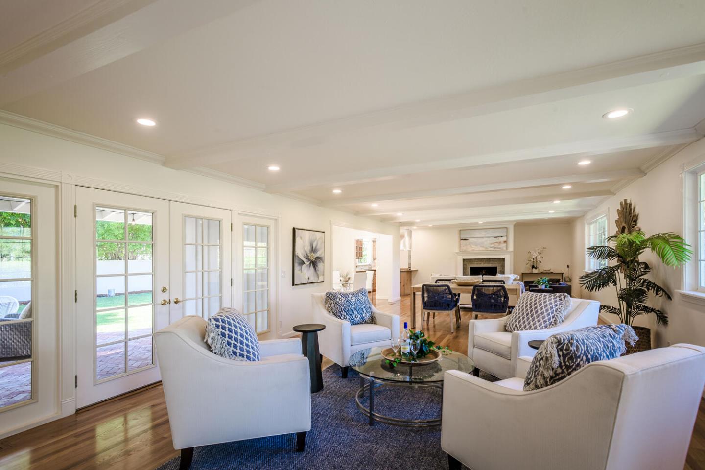 Detail Gallery Image 6 of 38 For 1597 Edgewood Dr, Palo Alto,  CA 94303 - 3 Beds | 2/1 Baths