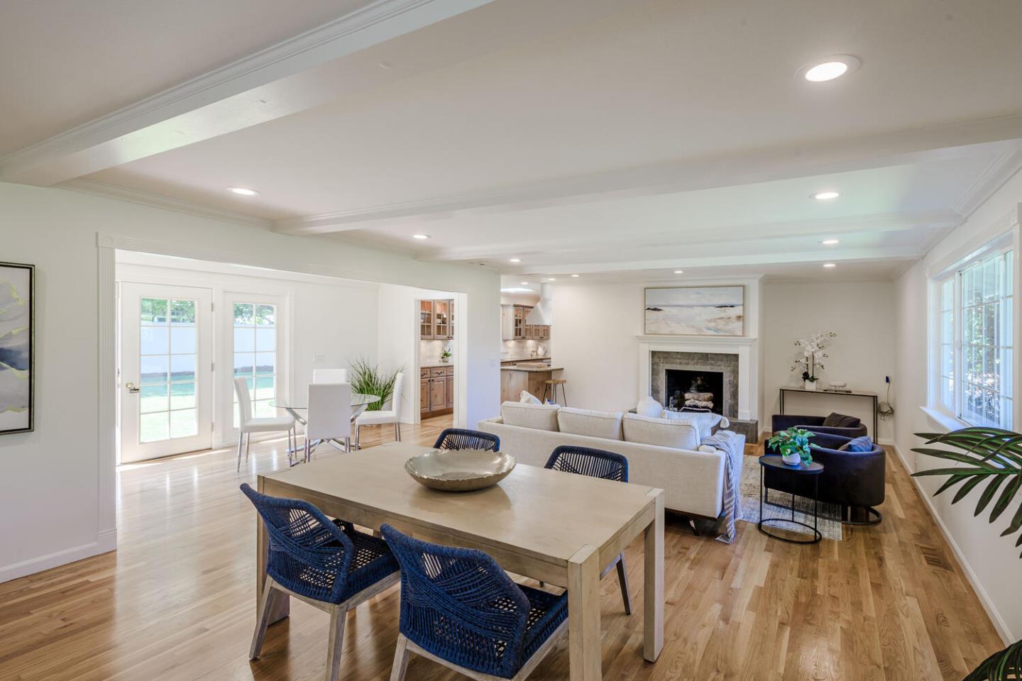 Detail Gallery Image 8 of 38 For 1597 Edgewood Dr, Palo Alto,  CA 94303 - 3 Beds | 2/1 Baths