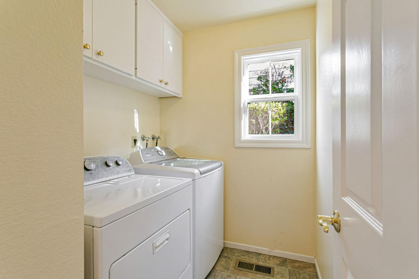 Detail Gallery Image 34 of 42 For 10309 Mcklintock Ln, Cupertino,  CA 95014 - 4 Beds | 2/1 Baths