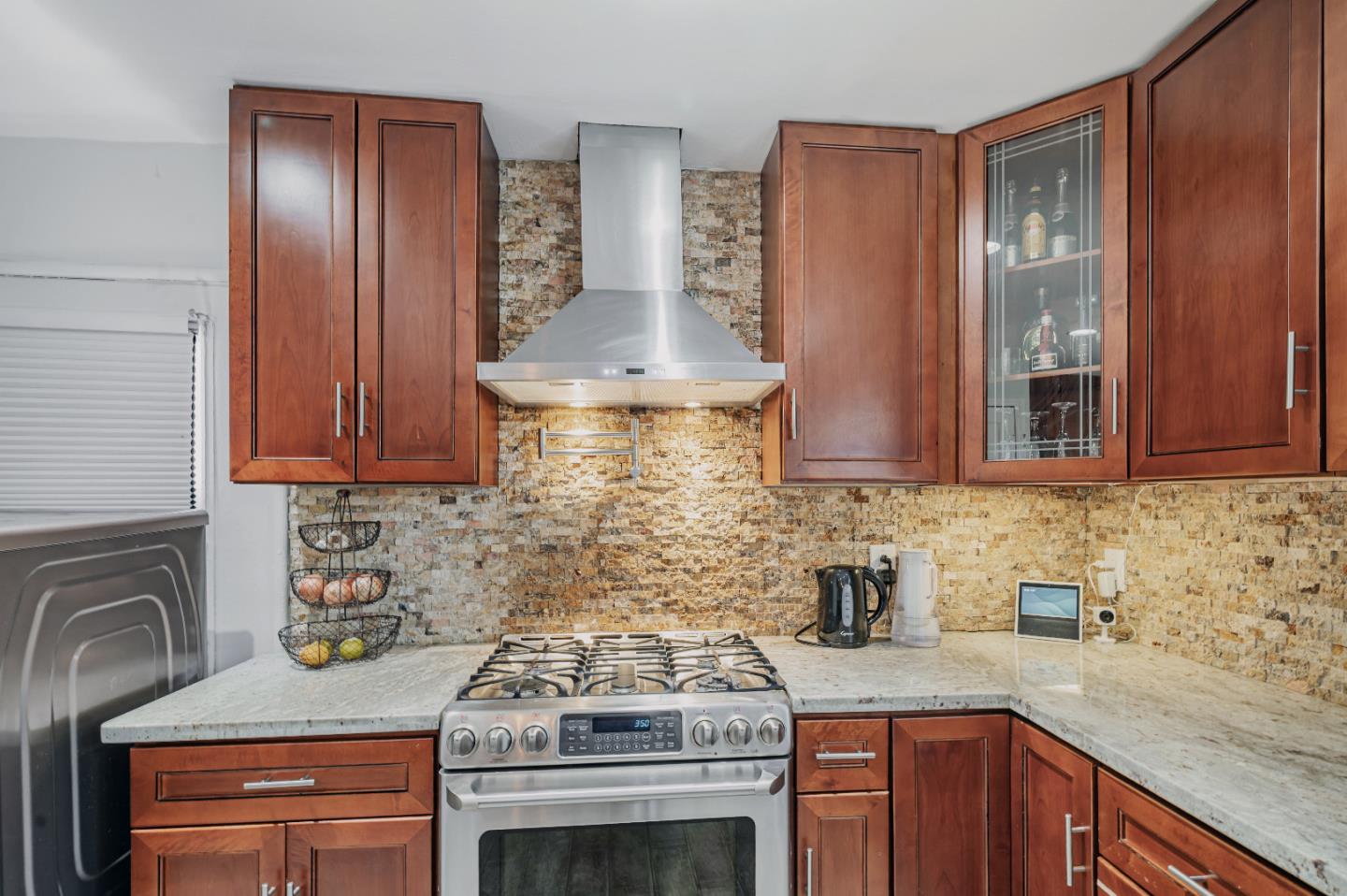 Detail Gallery Image 10 of 31 For 324 Hazel Ave, San Bruno,  CA 94066 - 3 Beds | 1 Baths