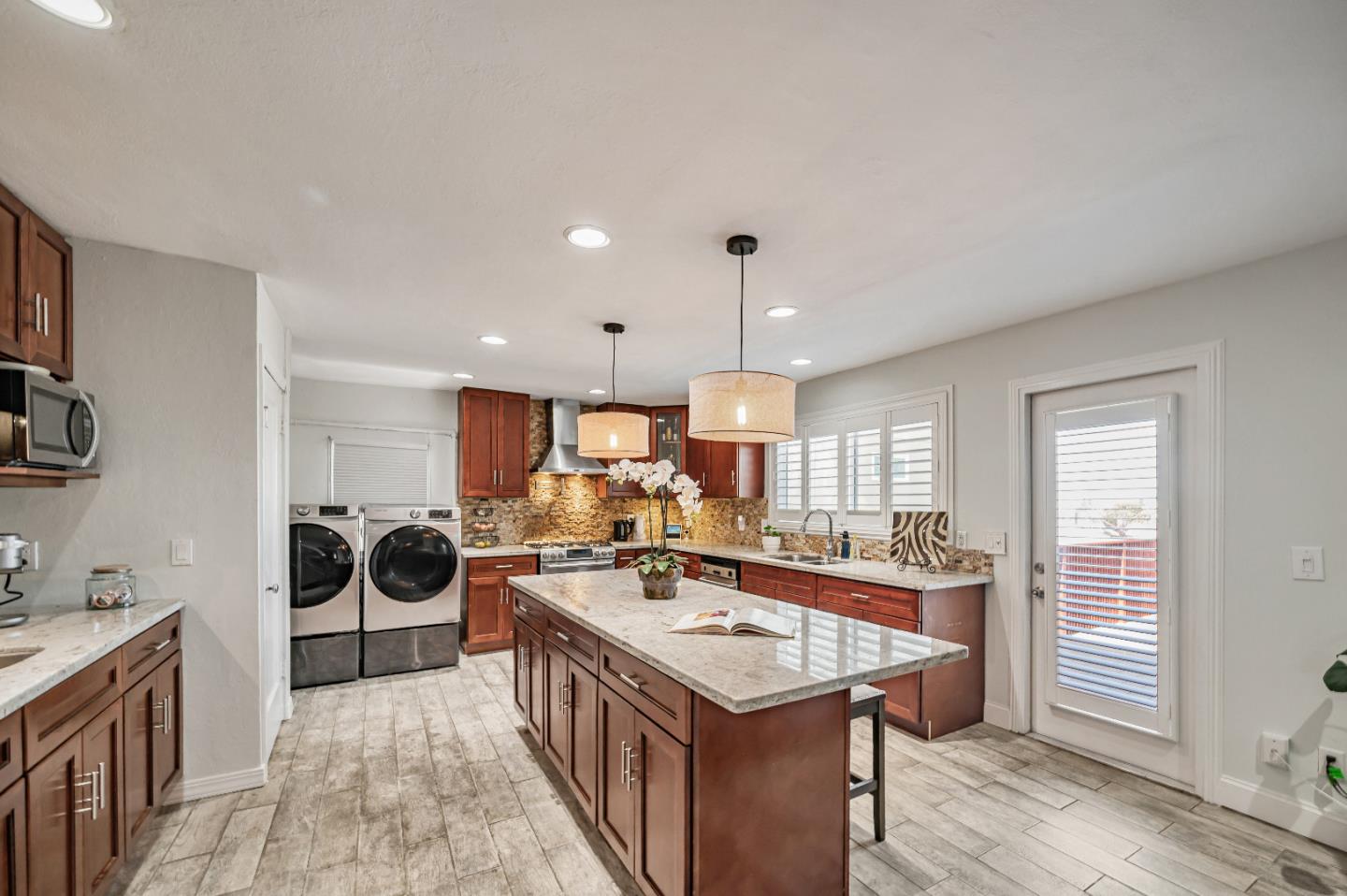 Detail Gallery Image 6 of 31 For 324 Hazel Ave, San Bruno,  CA 94066 - 3 Beds | 1 Baths