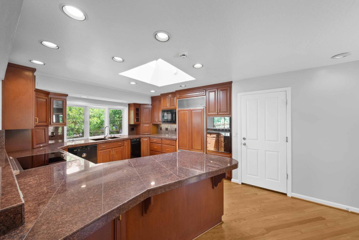 Detail Gallery Image 17 of 55 For 7175 Red Holly Ct, San Jose,  CA 95120 - 4 Beds | 2/1 Baths