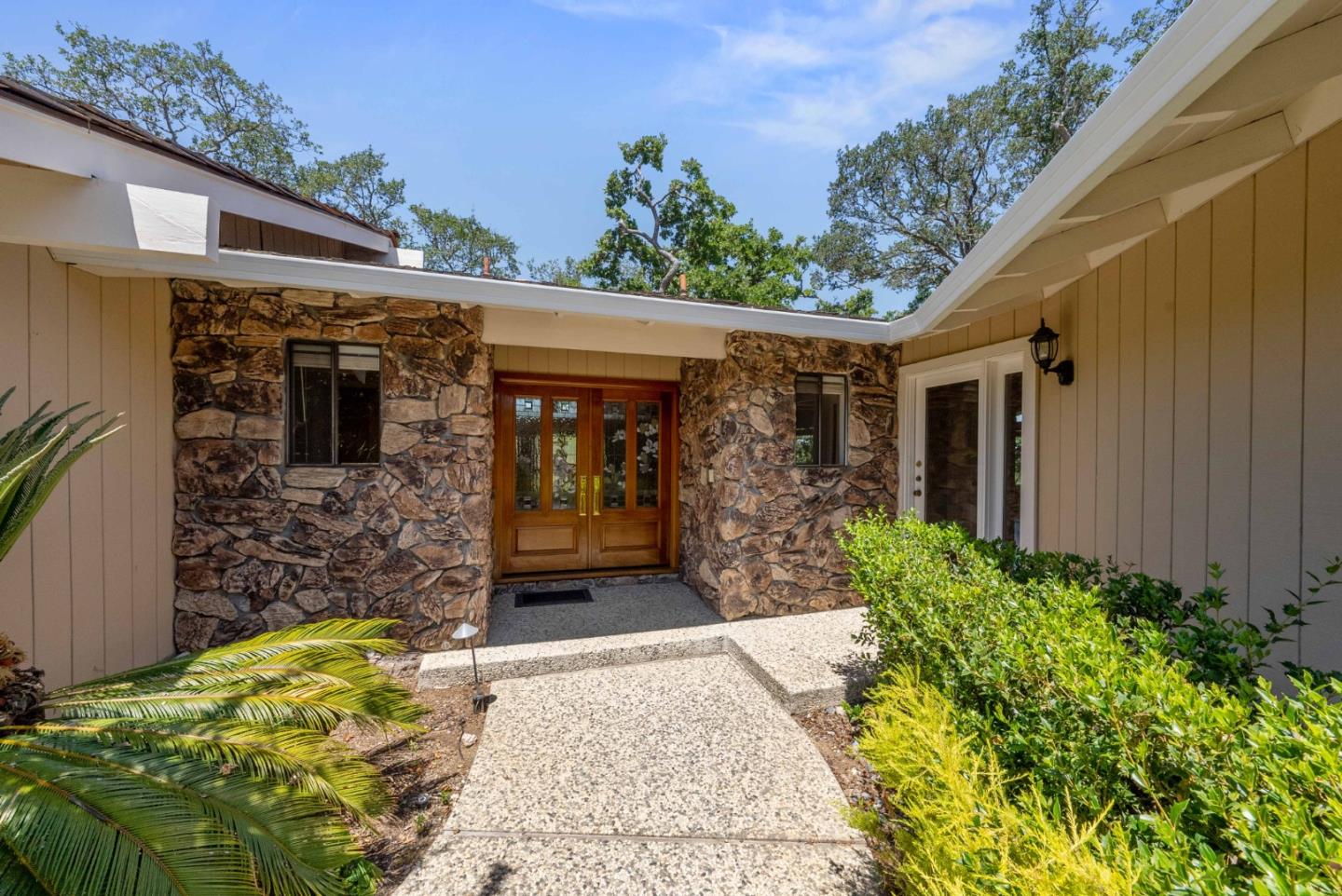 Detail Gallery Image 4 of 55 For 7175 Red Holly Ct, San Jose,  CA 95120 - 4 Beds | 2/1 Baths