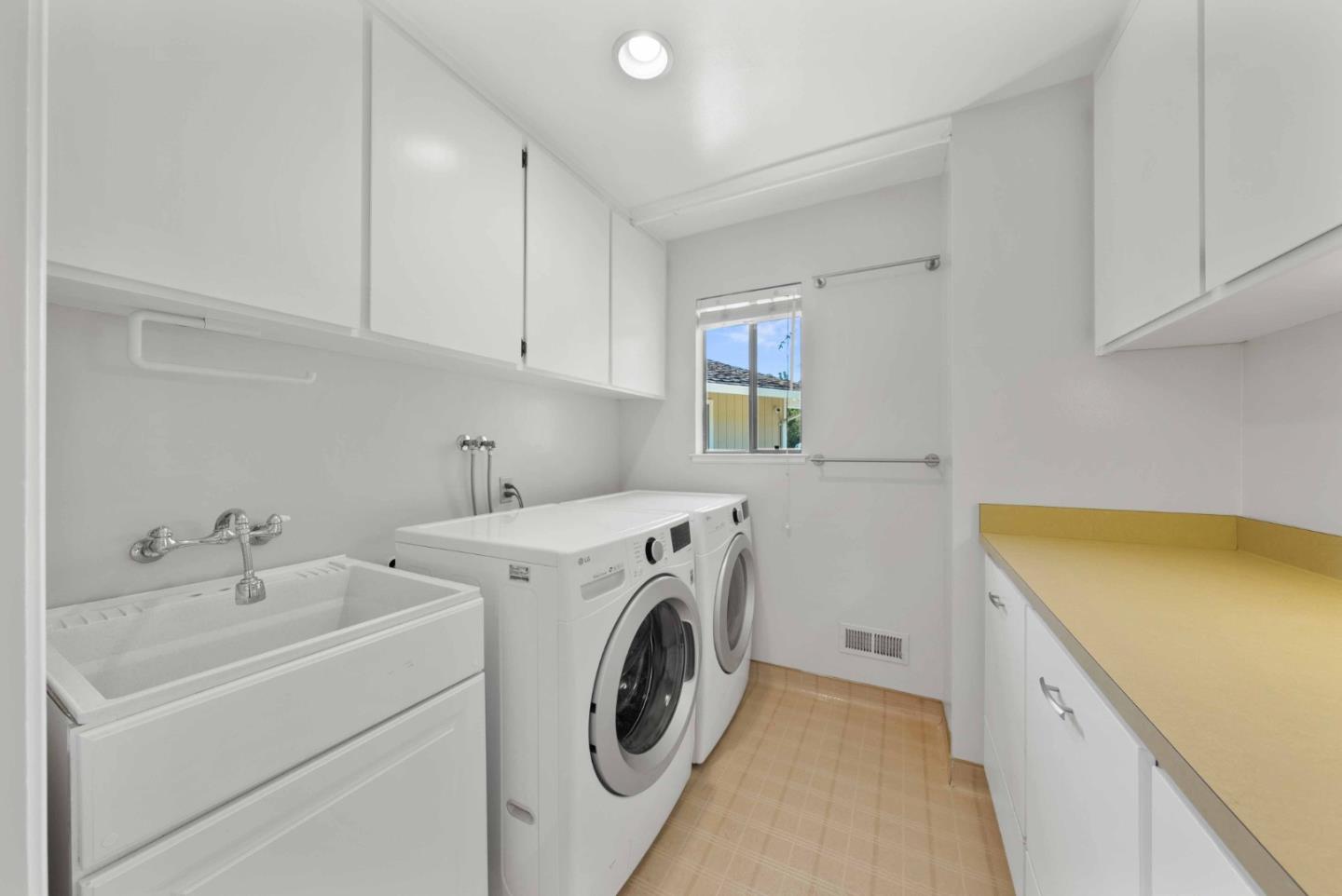 Detail Gallery Image 41 of 55 For 7175 Red Holly Ct, San Jose,  CA 95120 - 4 Beds | 2/1 Baths