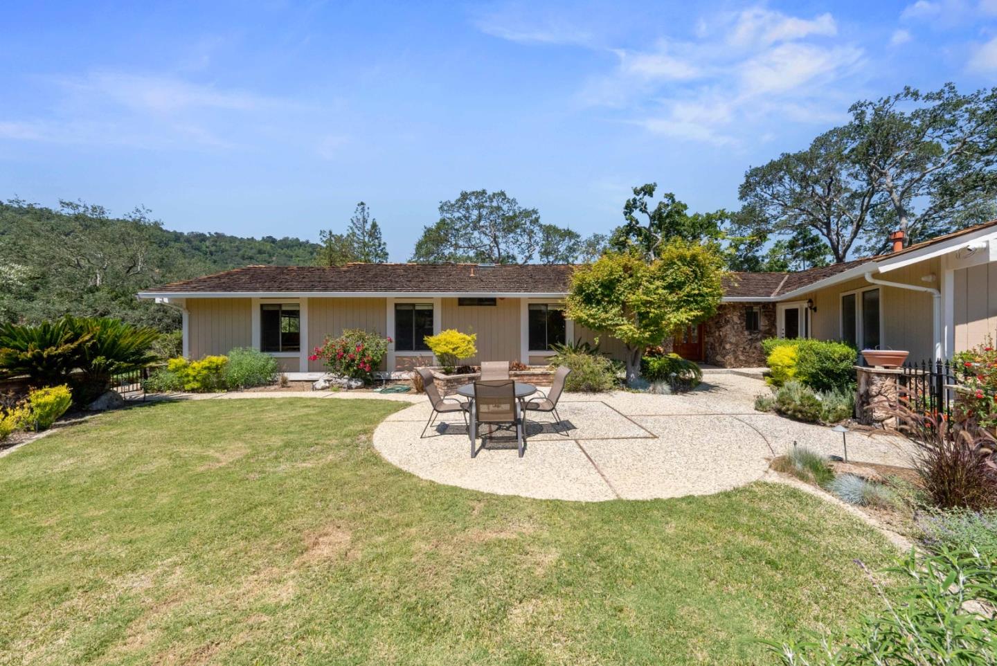Detail Gallery Image 5 of 55 For 7175 Red Holly Ct, San Jose,  CA 95120 - 4 Beds | 2/1 Baths
