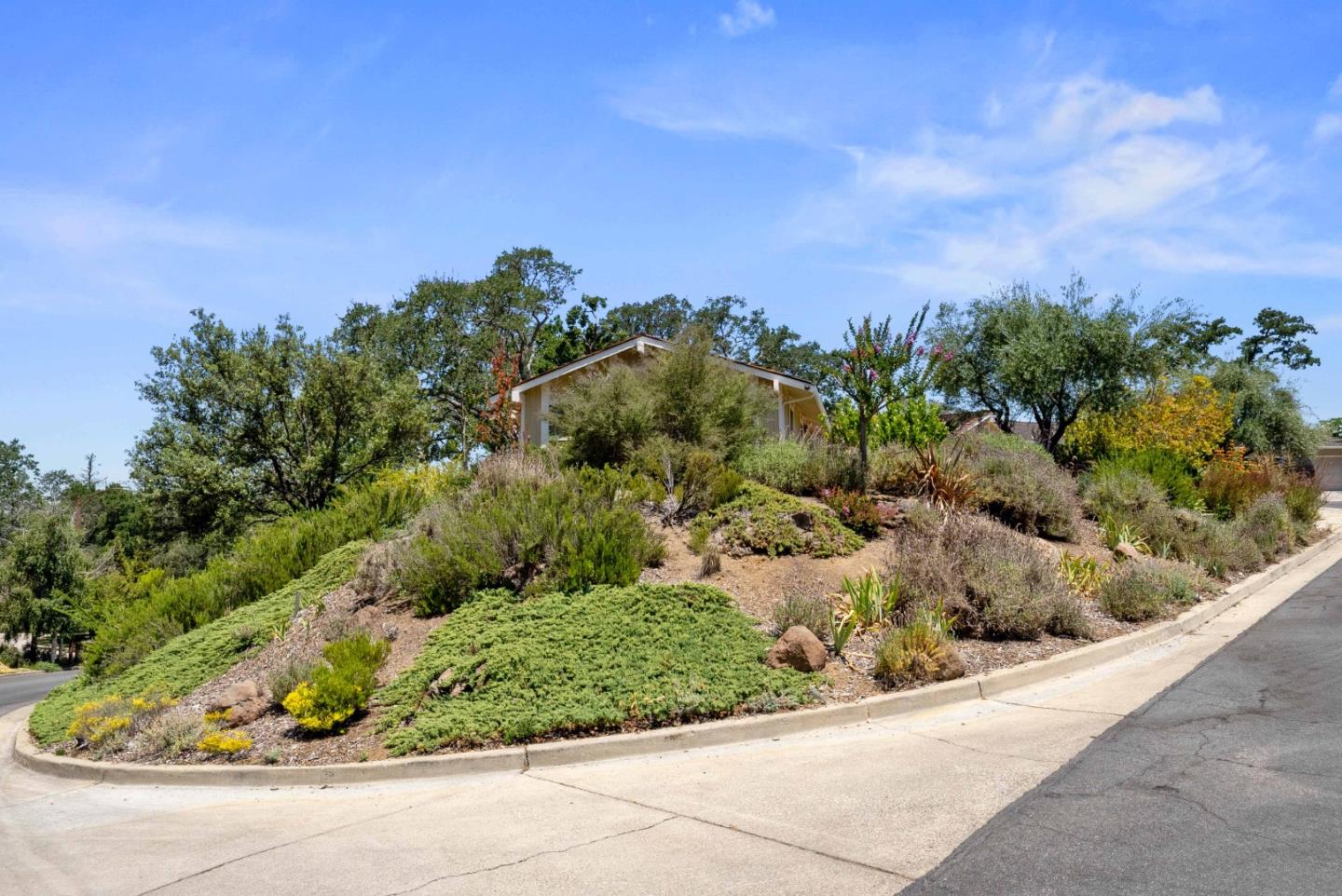Detail Gallery Image 55 of 55 For 7175 Red Holly Ct, San Jose,  CA 95120 - 4 Beds | 2/1 Baths