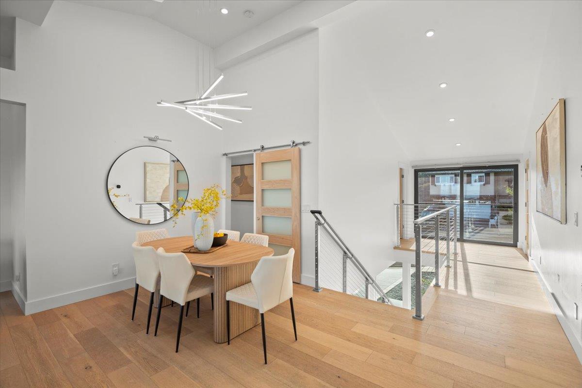 Detail Gallery Image 14 of 54 For 865 Somerset Ct, San Carlos,  CA 94070 - 5 Beds | 3 Baths