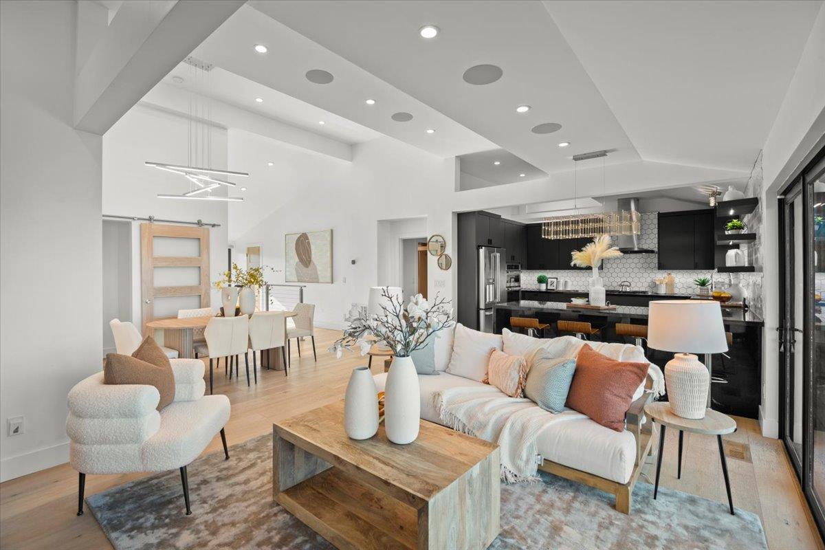 Detail Gallery Image 16 of 54 For 865 Somerset Ct, San Carlos,  CA 94070 - 5 Beds | 3 Baths