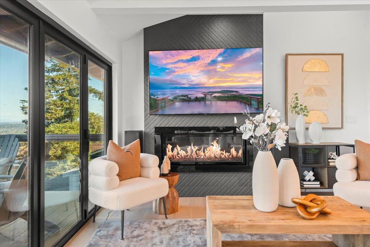 Detail Gallery Image 21 of 54 For 865 Somerset Ct, San Carlos,  CA 94070 - 5 Beds | 3 Baths