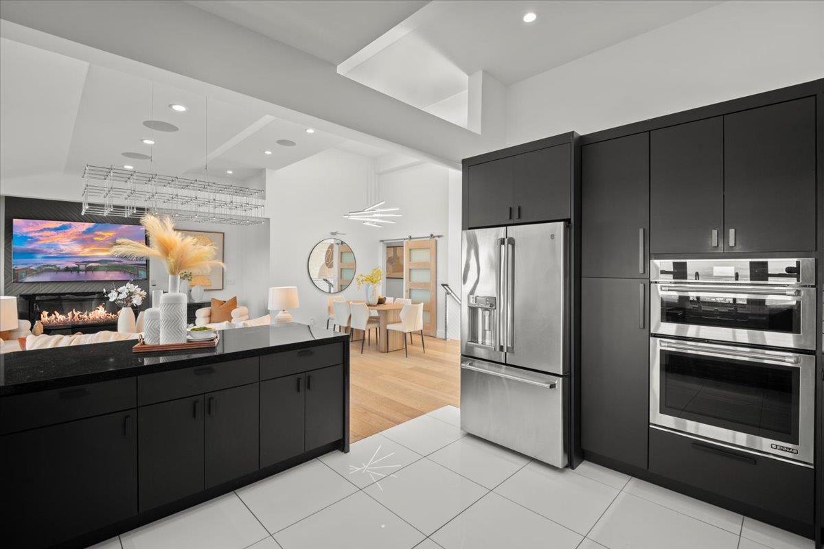 Detail Gallery Image 25 of 54 For 865 Somerset Ct, San Carlos,  CA 94070 - 5 Beds | 3 Baths