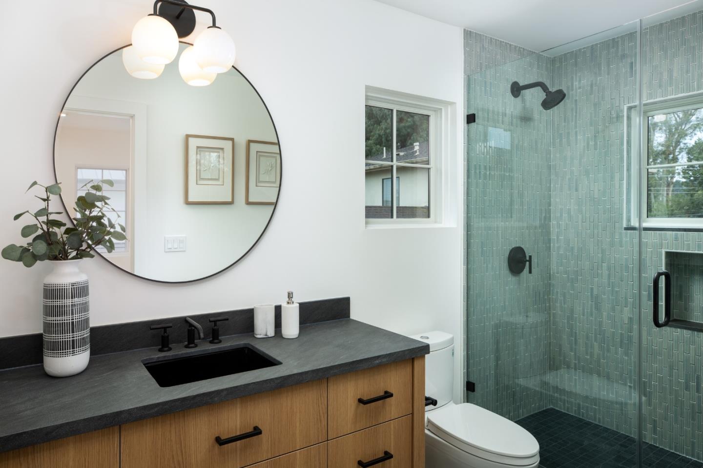 Detail Gallery Image 20 of 42 For 737 Linden Ave, Burlingame,  CA 94010 - – Beds | – Baths