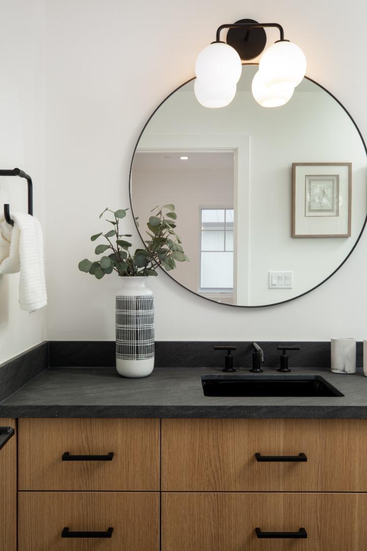 Detail Gallery Image 22 of 42 For 737 Linden Ave, Burlingame,  CA 94010 - – Beds | – Baths