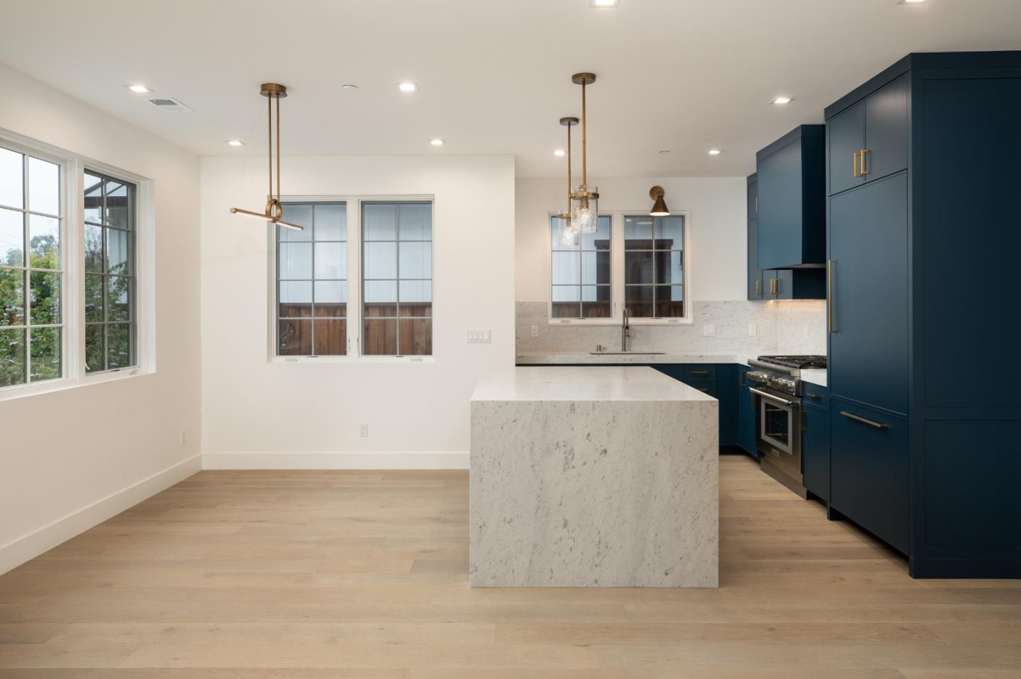 Detail Gallery Image 29 of 42 For 737 Linden Ave, Burlingame,  CA 94010 - – Beds | – Baths