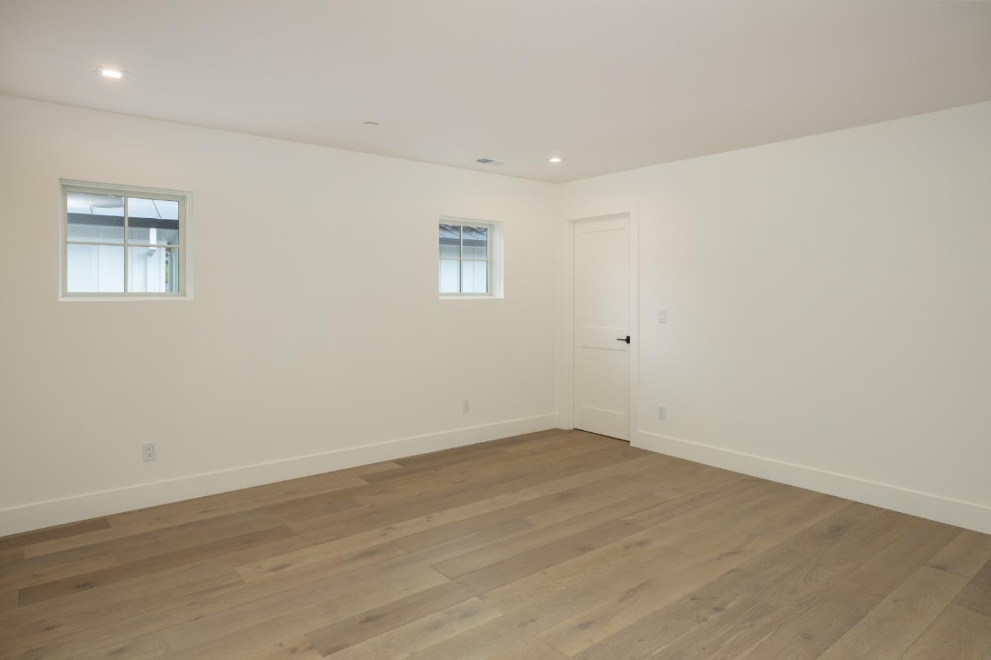 Detail Gallery Image 34 of 42 For 737 Linden Ave, Burlingame,  CA 94010 - – Beds | – Baths