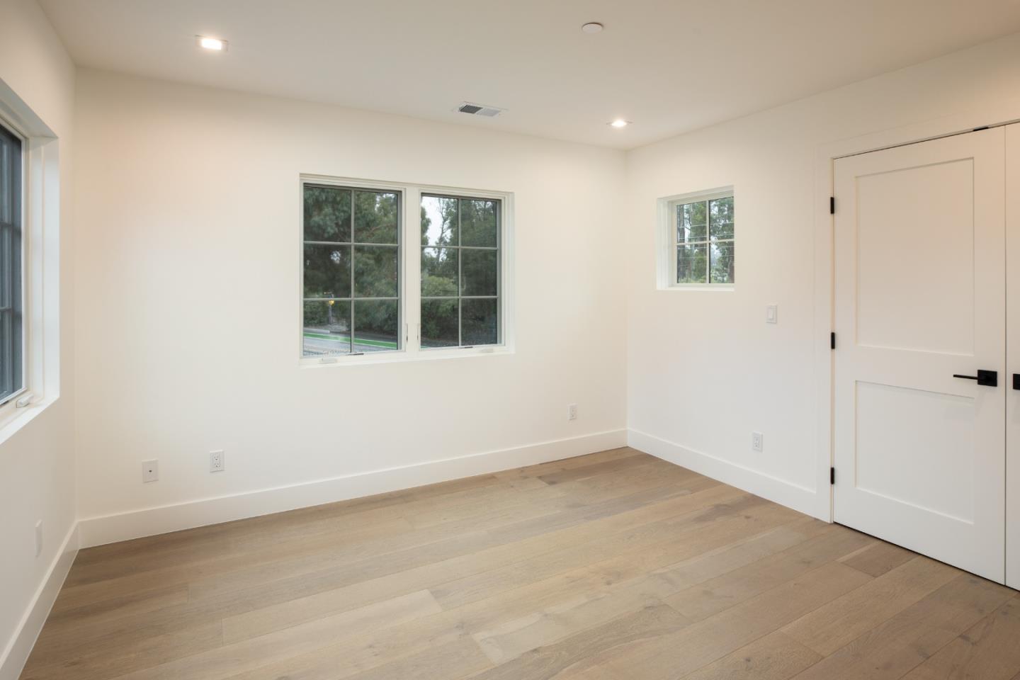 Detail Gallery Image 37 of 42 For 737 Linden Ave, Burlingame,  CA 94010 - – Beds | – Baths