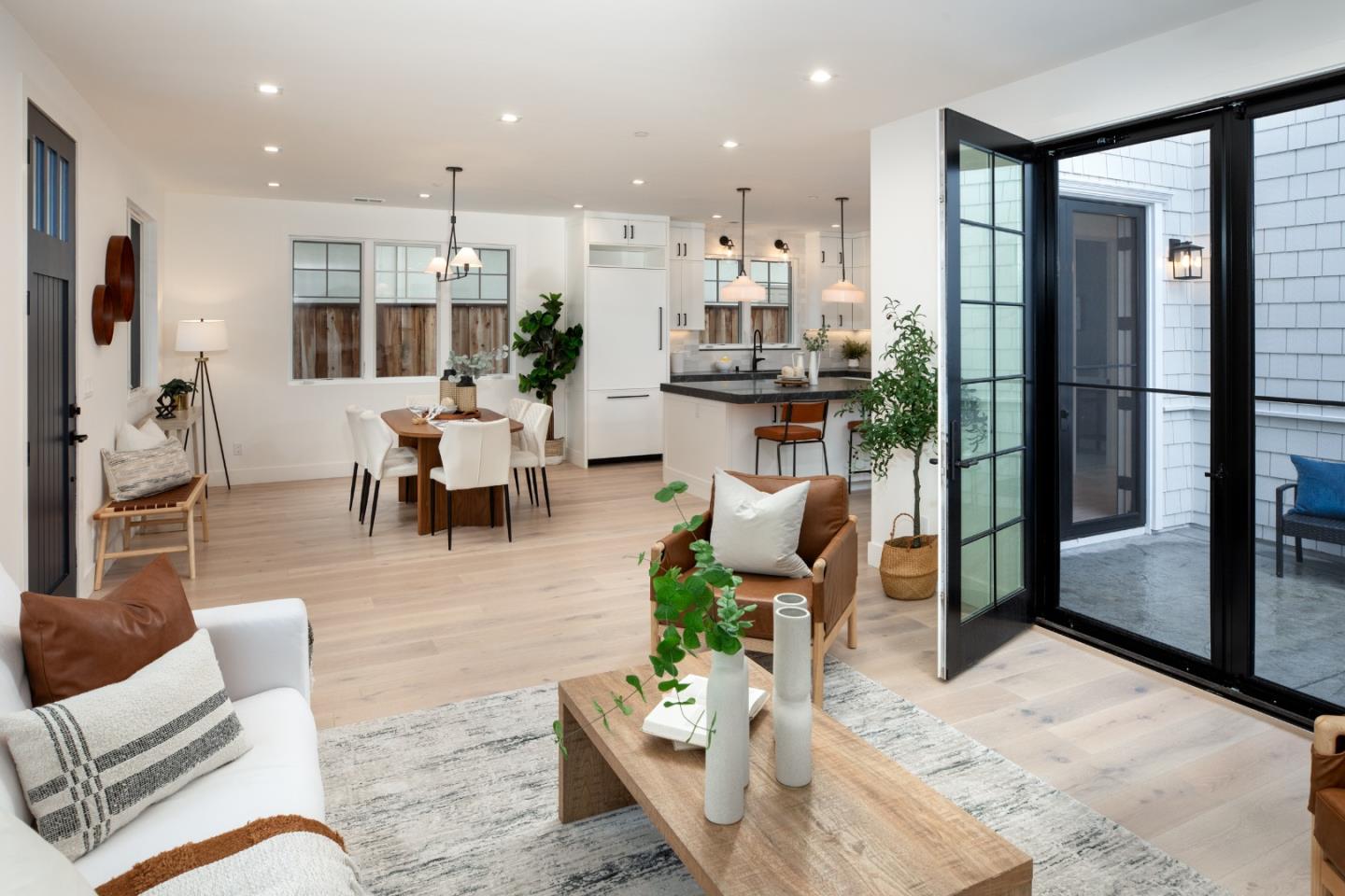 Detail Gallery Image 4 of 42 For 737 Linden Ave, Burlingame,  CA 94010 - – Beds | – Baths