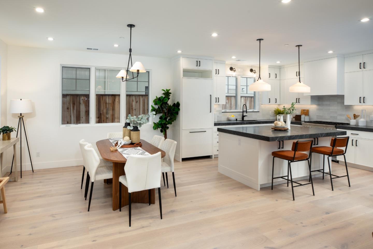 Detail Gallery Image 6 of 42 For 737 Linden Ave, Burlingame,  CA 94010 - – Beds | – Baths