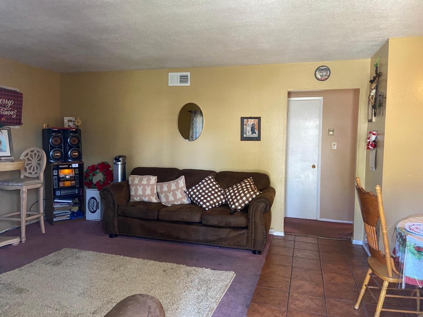 Detail Gallery Image 5 of 18 For 5558 Judith St #1,  San Jose,  CA 95123 - 2 Beds | 1 Baths