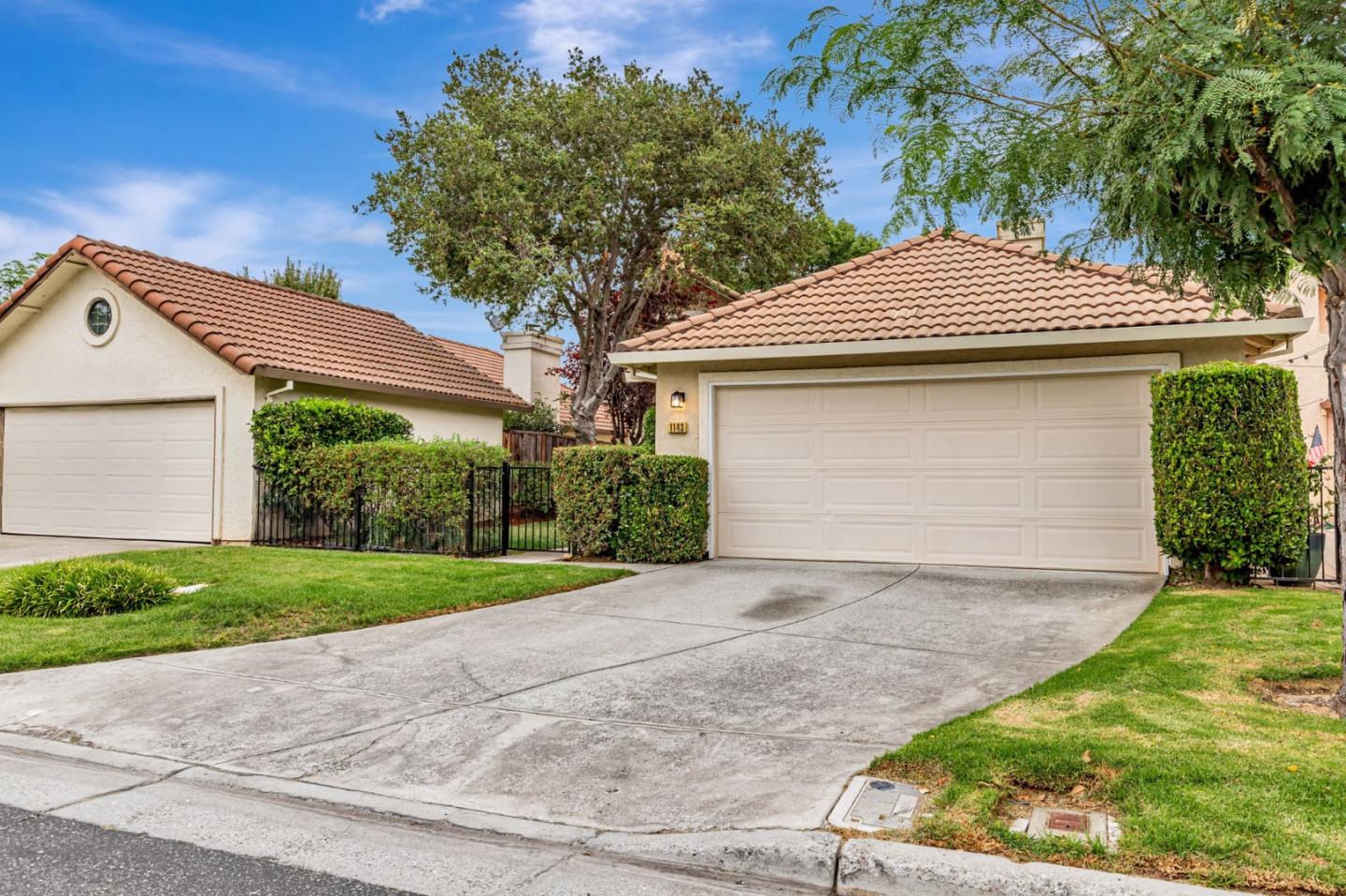 Detail Gallery Image 3 of 46 For 1143 Lerma Ln, Gilroy,  CA 95020 - 3 Beds | 2 Baths