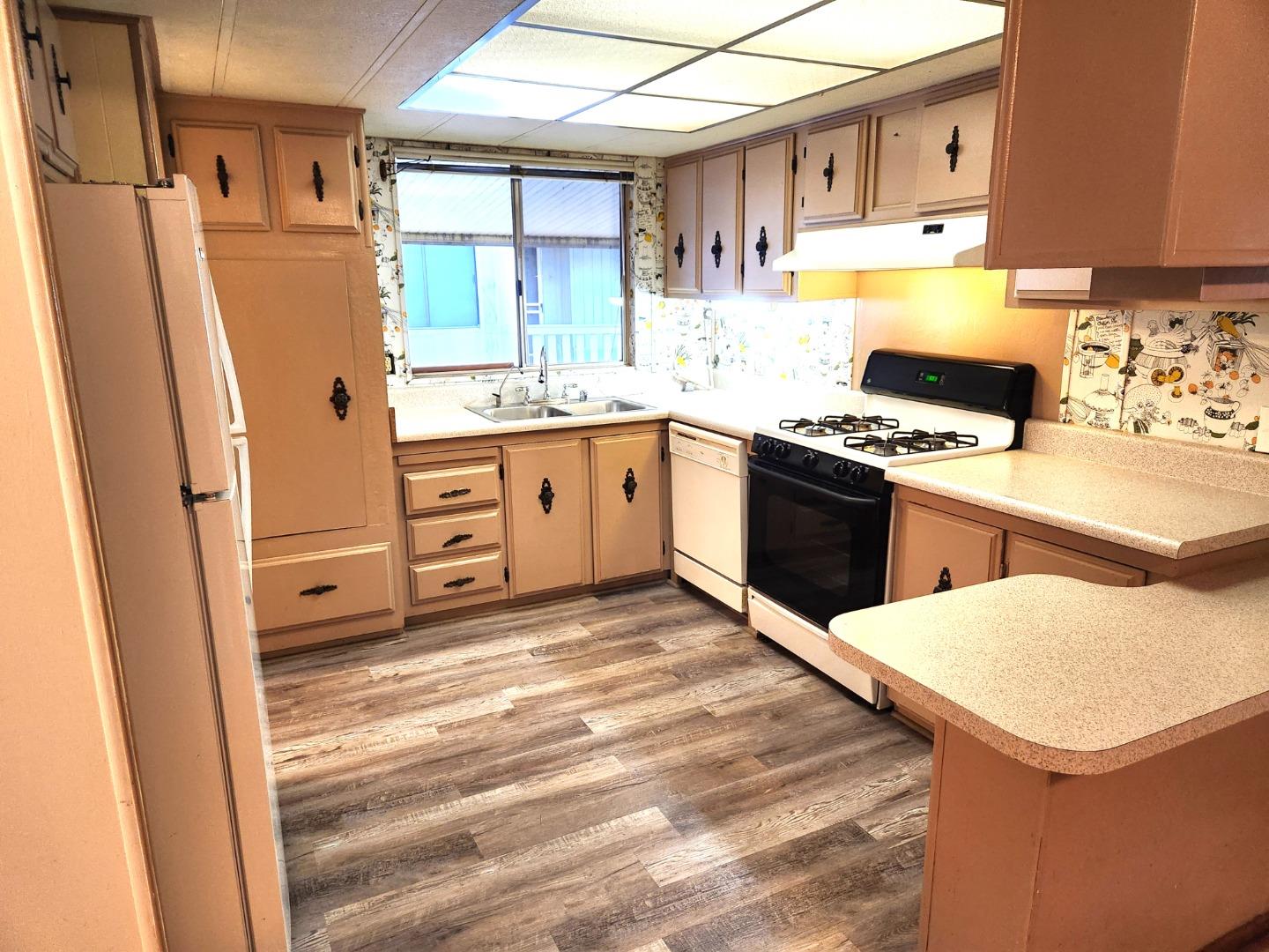 Detail Gallery Image 5 of 11 For 1075 Space Park Way #138,  Mountain View,  CA 94043 - 2 Beds | 2 Baths