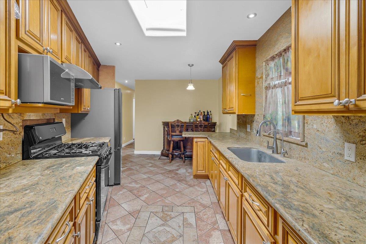 Detail Gallery Image 11 of 30 For 255 E. Bolivar St #57,  Salinas,  CA 93906 - 2 Beds | 2 Baths