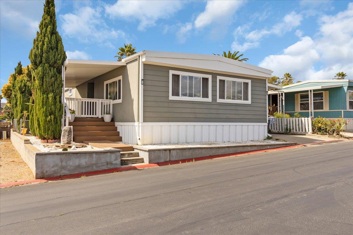 Detail Gallery Image 3 of 30 For 255 E. Bolivar St #57,  Salinas,  CA 93906 - 2 Beds | 2 Baths