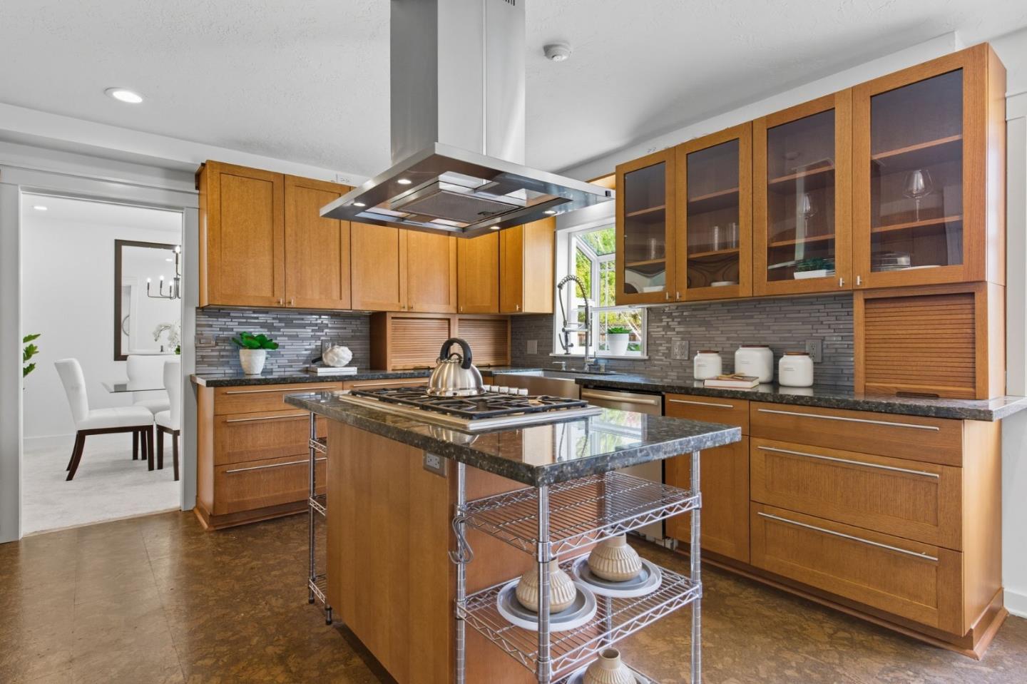 Detail Gallery Image 17 of 51 For 19921 Charters Ave, Saratoga,  CA 95070 - 5 Beds | 3 Baths