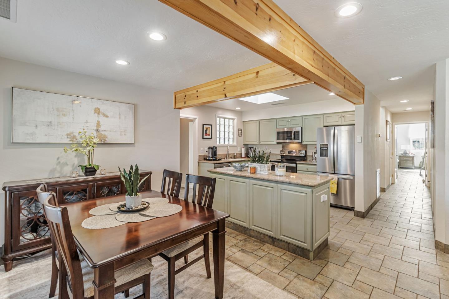 Detail Gallery Image 10 of 37 For 112 F St, Redwood City,  CA 94063 - 3 Beds | 2 Baths