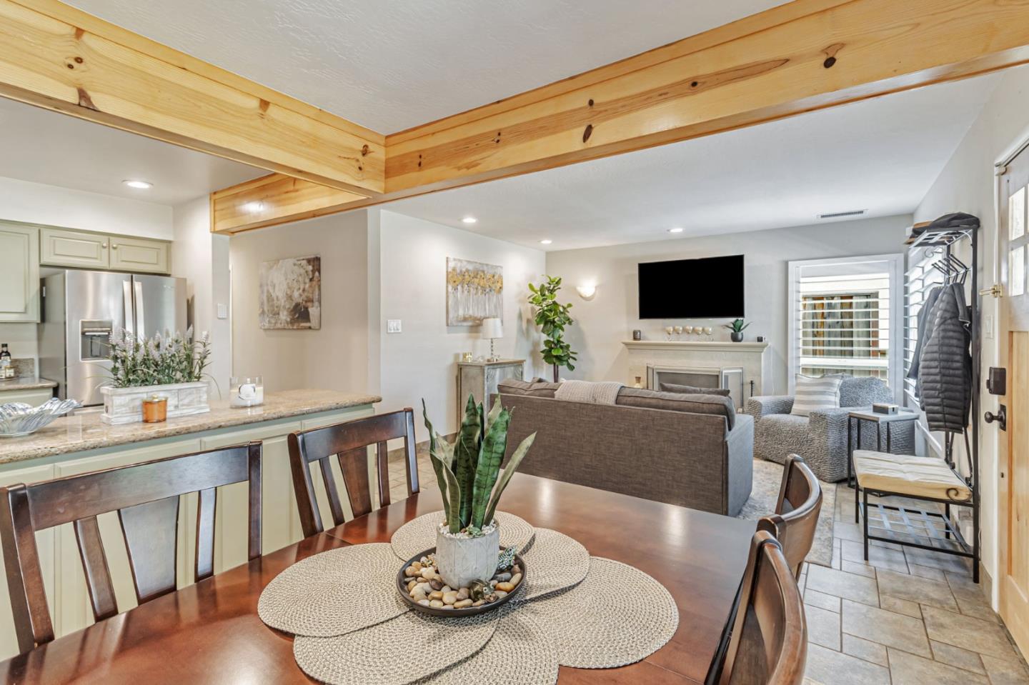Detail Gallery Image 12 of 37 For 112 F St, Redwood City,  CA 94063 - 3 Beds | 2 Baths