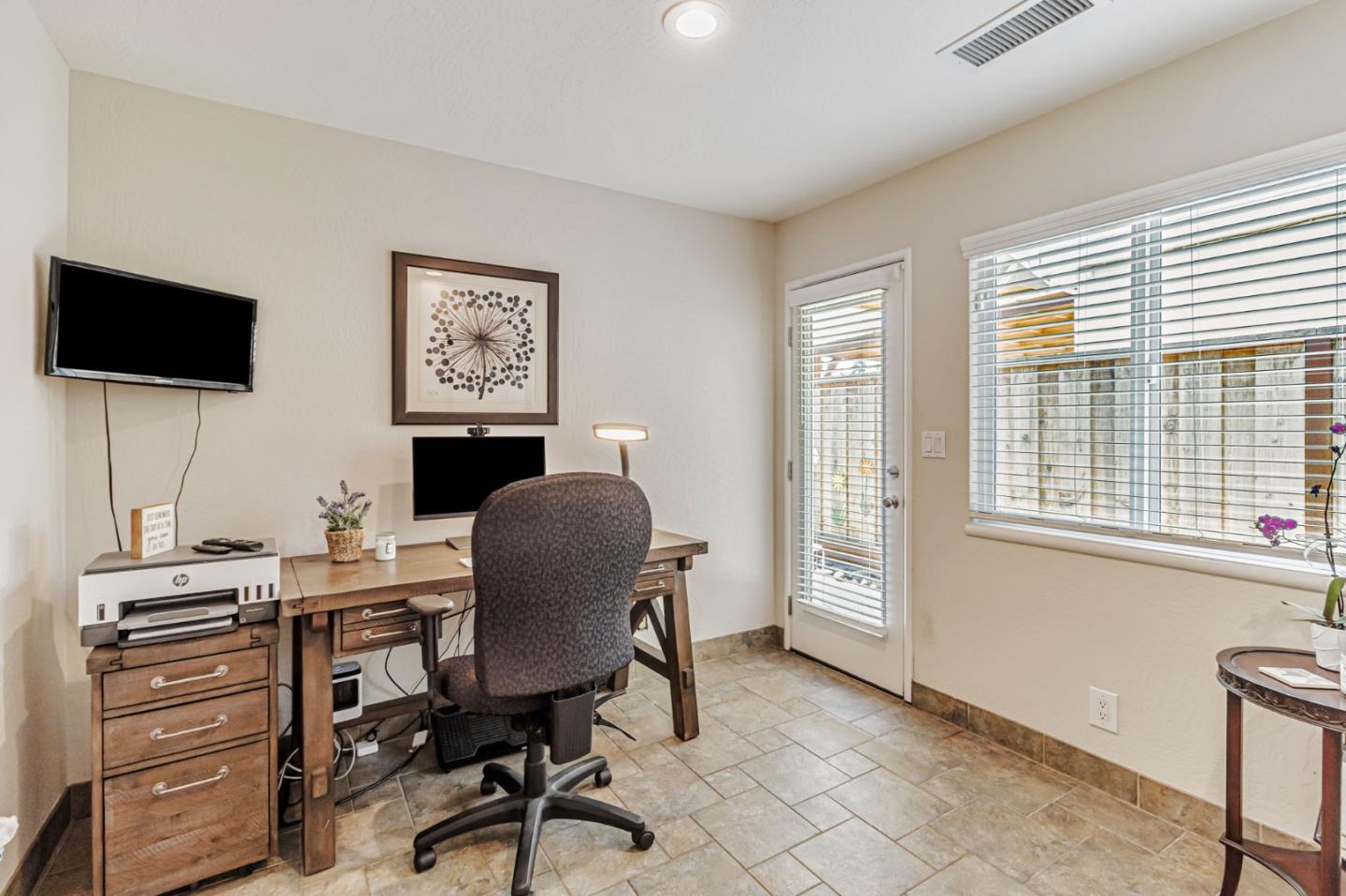 Detail Gallery Image 20 of 37 For 112 F St, Redwood City,  CA 94063 - 3 Beds | 2 Baths
