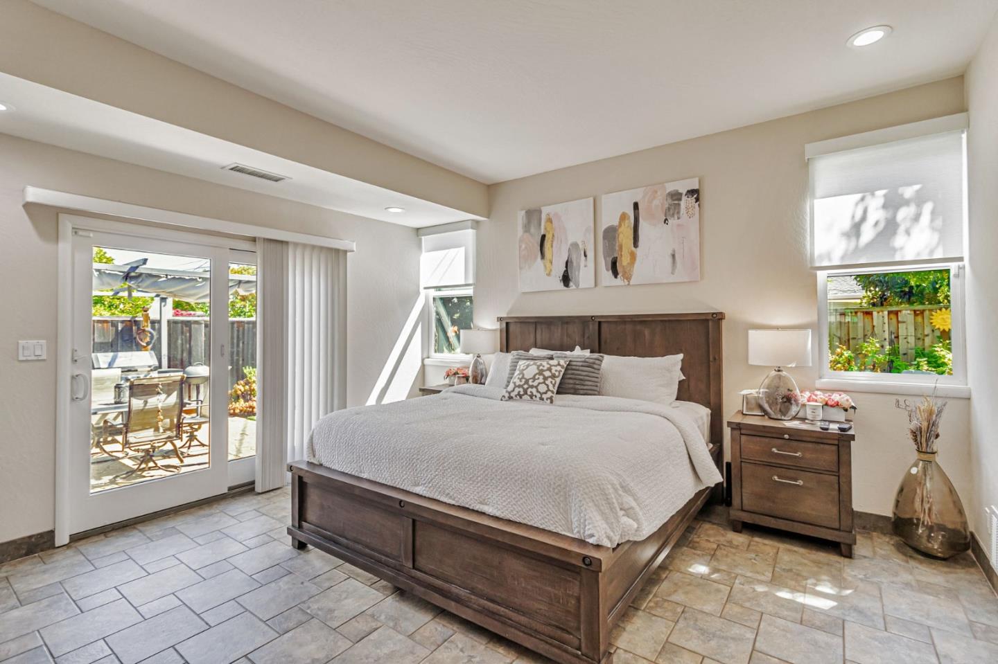 Detail Gallery Image 21 of 37 For 112 F St, Redwood City,  CA 94063 - 3 Beds | 2 Baths