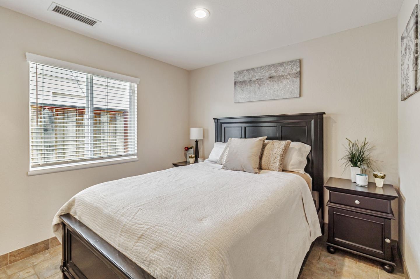 Detail Gallery Image 24 of 37 For 112 F St, Redwood City,  CA 94063 - 3 Beds | 2 Baths