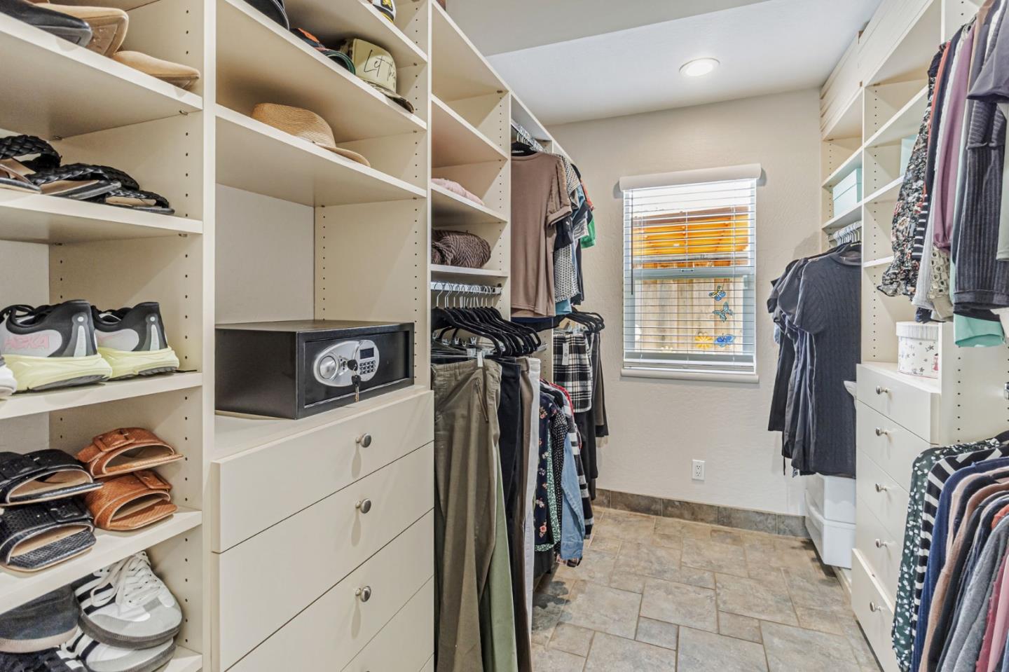 Detail Gallery Image 25 of 37 For 112 F St, Redwood City,  CA 94063 - 3 Beds | 2 Baths