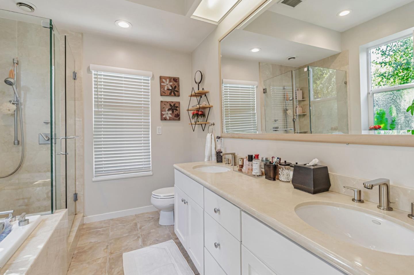 Detail Gallery Image 26 of 37 For 112 F St, Redwood City,  CA 94063 - 3 Beds | 2 Baths