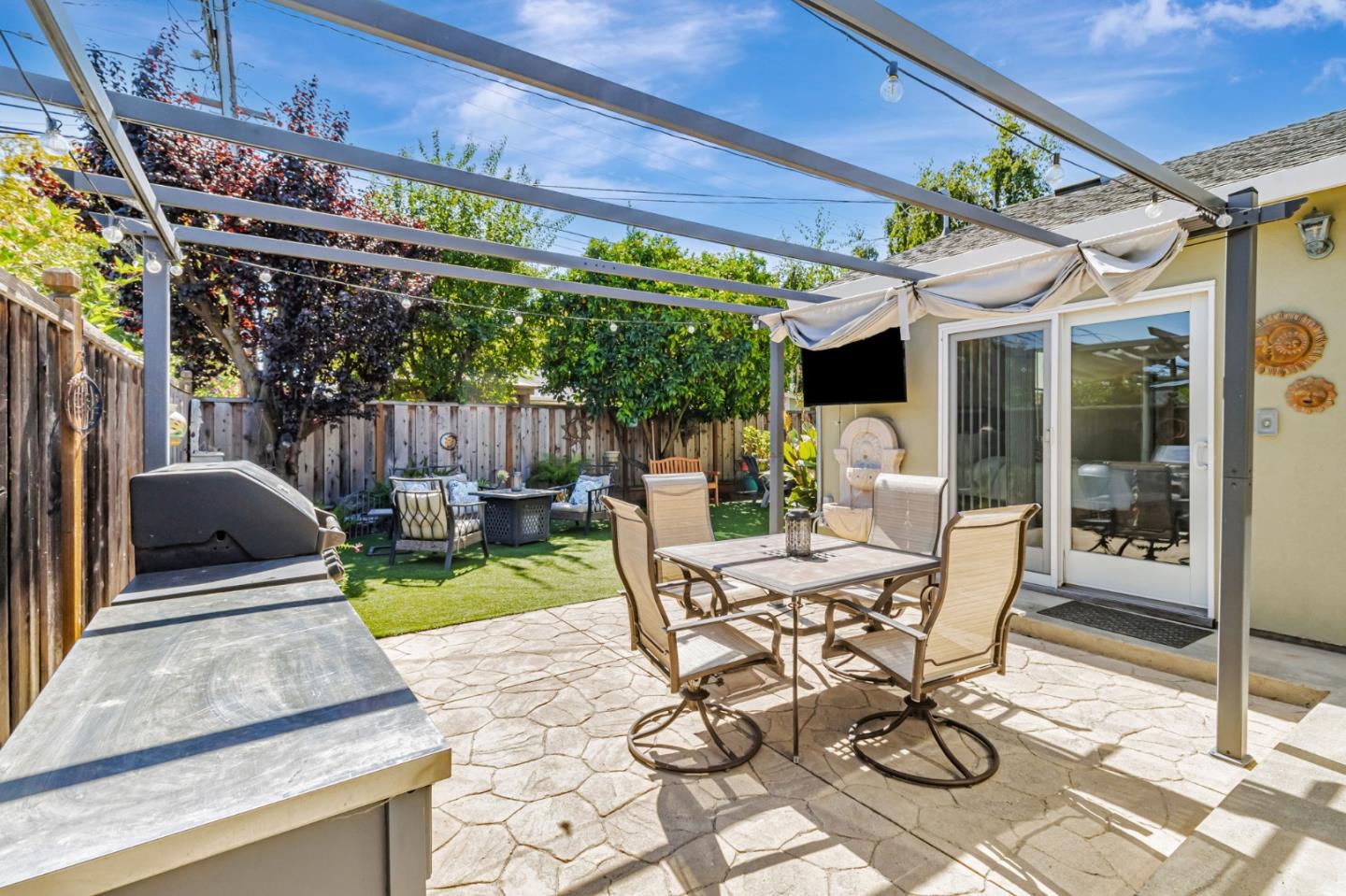 Detail Gallery Image 28 of 37 For 112 F St, Redwood City,  CA 94063 - 3 Beds | 2 Baths