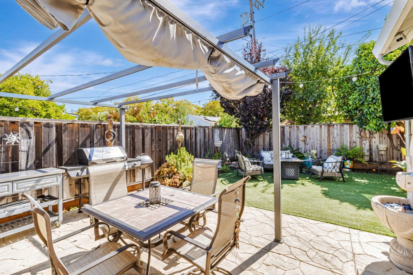 Detail Gallery Image 30 of 37 For 112 F St, Redwood City,  CA 94063 - 3 Beds | 2 Baths