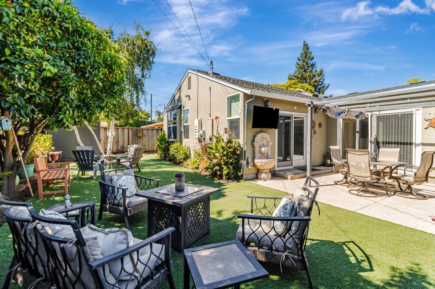 Detail Gallery Image 33 of 37 For 112 F St, Redwood City,  CA 94063 - 3 Beds | 2 Baths