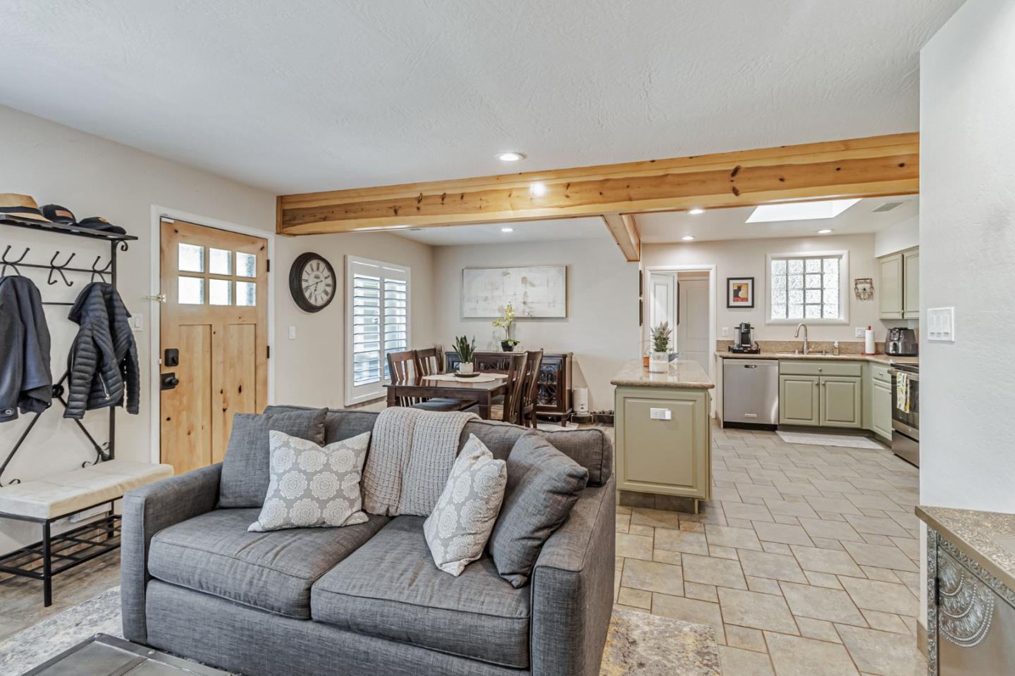 Detail Gallery Image 7 of 37 For 112 F St, Redwood City,  CA 94063 - 3 Beds | 2 Baths